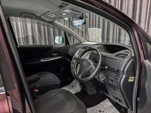 Хетчбэк Toyota Ractis 2010 года, 699000 рублей, Красноярск