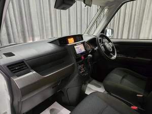 Минивэн Toyota Roomy 2021 года, 1040000 рублей, Красноярск