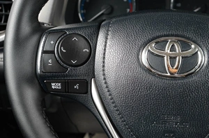 Внедорожник Toyota RAV4 2017 года, 2659000 рублей, Тюмень