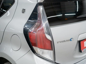 Хетчбэк Toyota Prius C 2016 года, 1275000 рублей, Красноярск