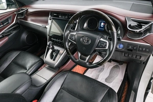 Внедорожник Toyota Harrier 2018 года, 3899000 рублей, Красноярск