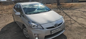Лифтбек Toyota Prius 2011 года, 1050000 рублей, Канск