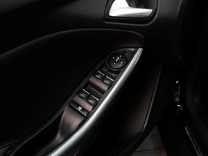 Хетчбэк Ford Focus 2012 года, 919000 рублей, Тюмень