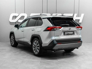 Внедорожник Toyota RAV4 2021 года, 3799000 рублей, Тюмень
