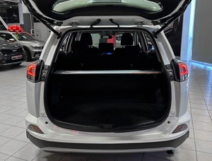 Внедорожник Toyota RAV4 2016 года, 2460000 рублей, Красноярск