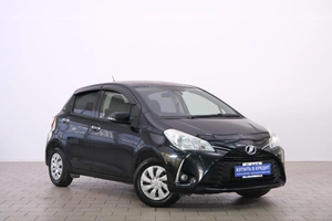 Хетчбэк Toyota Vitz 2018 года, 979000 рублей, Омск