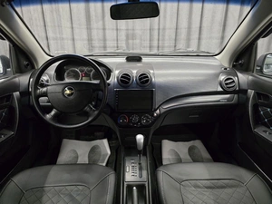 Седан Chevrolet Aveo 2010 года, 549000 рублей, Красноярск