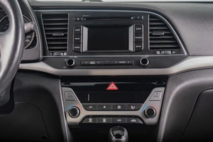 Седан Hyundai Elantra 2018 года, 1789000 рублей, Томск