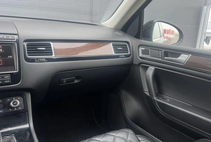 Внедорожник Volkswagen Touareg 2016 года, 2790000 рублей, Солонцы