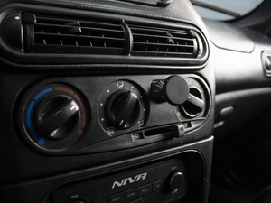 Внедорожник Chevrolet Niva 2019 года, 850000 рублей, Омск