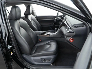 Седан Toyota Camry 2018 года, 2997444 рублей, Москва