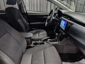Седан Toyota Corolla 2015 года, 1149000 рублей, Красноярск