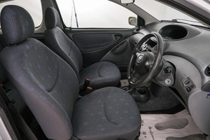 Хетчбэк Toyota Vitz 2002 года, 419000 рублей, Красноярск
