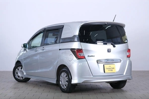 Минивэн Honda Freed 2012 года, 1059000 рублей, Омск