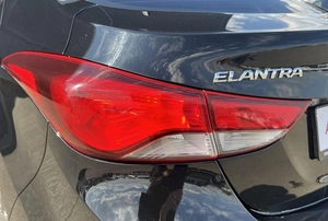 Седан Hyundai Elantra 2015 года, 1360000 рублей, Солонцы