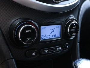 Седан Hyundai Solaris 2011 года, 819000 рублей, Волгоград