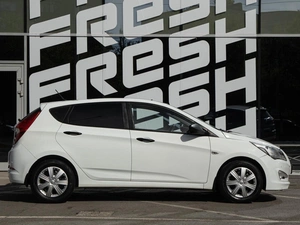 Хетчбэк Hyundai Solaris 2014 года, 896300 рублей, Волгоград
