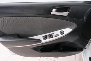 Седан Hyundai Solaris 2011 года, 699000 рублей, Красноярск