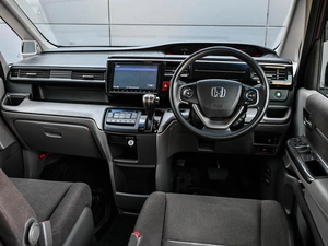 Минивэн Honda Stepwgn 2017 года, 1869000 рублей, Кирилловка