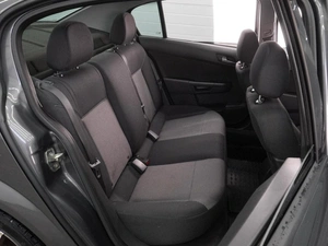 Седан Opel Astra 2011 года, 619000 рублей, Воронеж