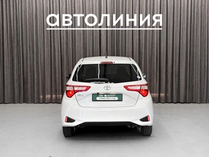 Хетчбэк Toyota Vitz 2019 года, 999000 рублей, Красноярск
