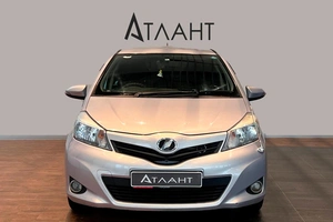 Хетчбэк Toyota Vitz 2013 года, 839000 рублей, Красноярск