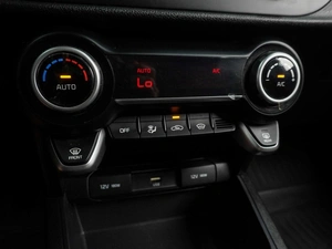 Седан Kia Rio 2021 года, 1545000 рублей, Воронеж