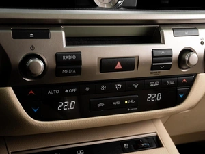 Седан Lexus ES 2014 года, 2729000 рублей, Тюмень