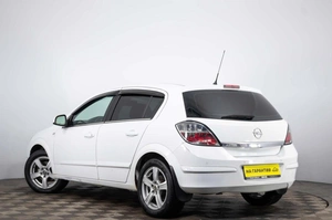 Хетчбэк Opel Astra 2011 года, 759000 рублей, Пермь