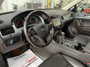 Внедорожник Volkswagen Touareg 2013 года, 1987000 рублей, Солонцы