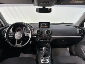 Седан Audi A3 2019 года, 2050000 рублей, Смоленск