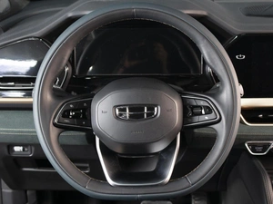 Внедорожник Geely Monjaro 2023 года, 3735000 рублей, Омск