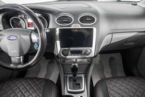 Хетчбэк Ford Focus 2010 года, 699000 рублей, Барнаул