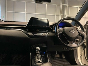 Внедорожник Toyota C-HR 2017 года, 1897000 рублей, Красноярск