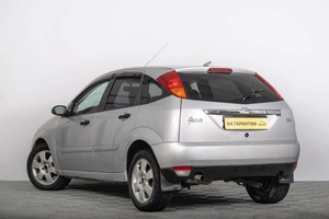 Хетчбэк Ford Focus 2001 года, 249000 рублей, Томск
