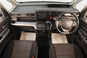 Минивэн Honda Stepwgn Spada 2015 года, 2129000 рублей, Челябинск