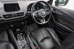 Седан Mazda Axela 2017 года, 1449000 рублей, Красноярск