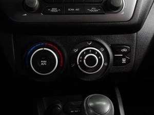 Хетчбэк Kia Rio 2013 года, 869000 рублей, Тюмень
