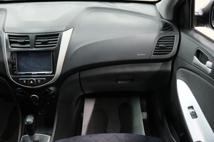 Седан Hyundai Solaris 2013 года, 769000 рублей, Омск