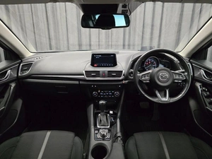 Седан Mazda Axela 2018 года, 1399000 рублей, Красноярск