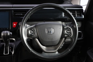 Минивэн Honda Stepwgn 2015 года, 2069000 рублей, Новосибирск