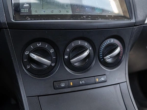 Седан Mazda 3 2012 года, 919000 рублей, Краснодар