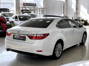 Седан Lexus ES 2014 года, 1997000 рублей, Солонцы
