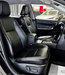 Седан Toyota Camry 2015 года, 1997000 рублей, Красноярск