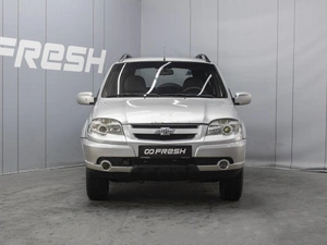 Внедорожник Chevrolet Niva 2010 года, 370000 рублей, Омск