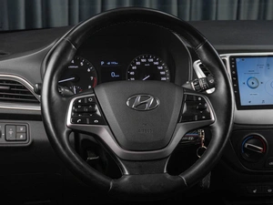 Седан Hyundai Solaris 2017 года, 1349000 рублей, Тюмень