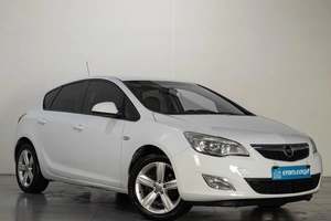Хетчбэк Opel Astra 2011 года, 609000 рублей, Челябинск