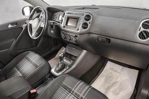 Внедорожник Volkswagen Tiguan 2015 года, 1699000 рублей, Челябинск