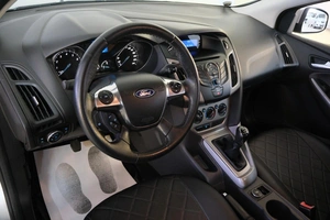 Хетчбэк Ford Focus 2012 года, 829000 рублей, Омск