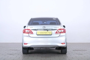 Седан Toyota Corolla 2011 года, 1119000 рублей, Омск